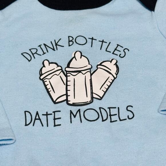 Swiggles Baby Boy Drink Bottles Date Models Onesie Body Suit 6-9 Months - Picture 2 of 6